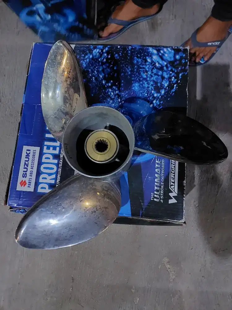 Kipas propeller mesin tempel suzuki outboard 250pk