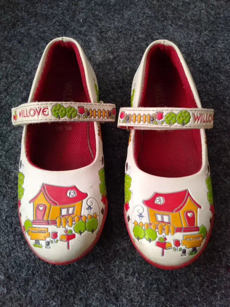 Sepatu Anak Cewek No.29