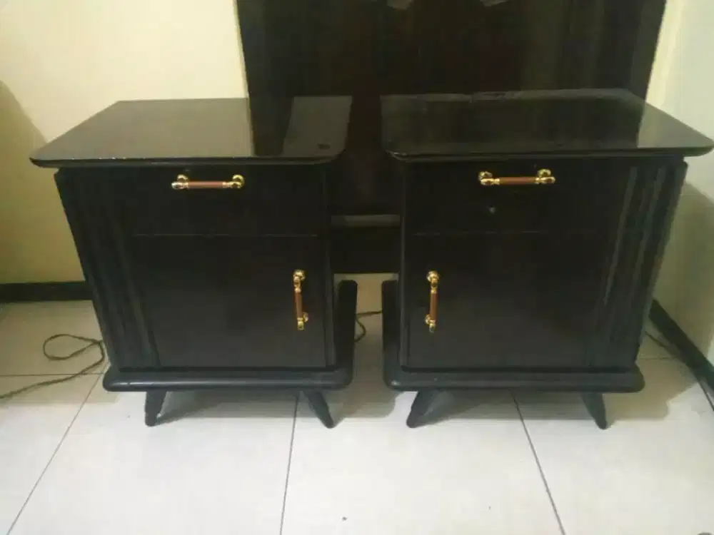 Meja Nakas antik jadul