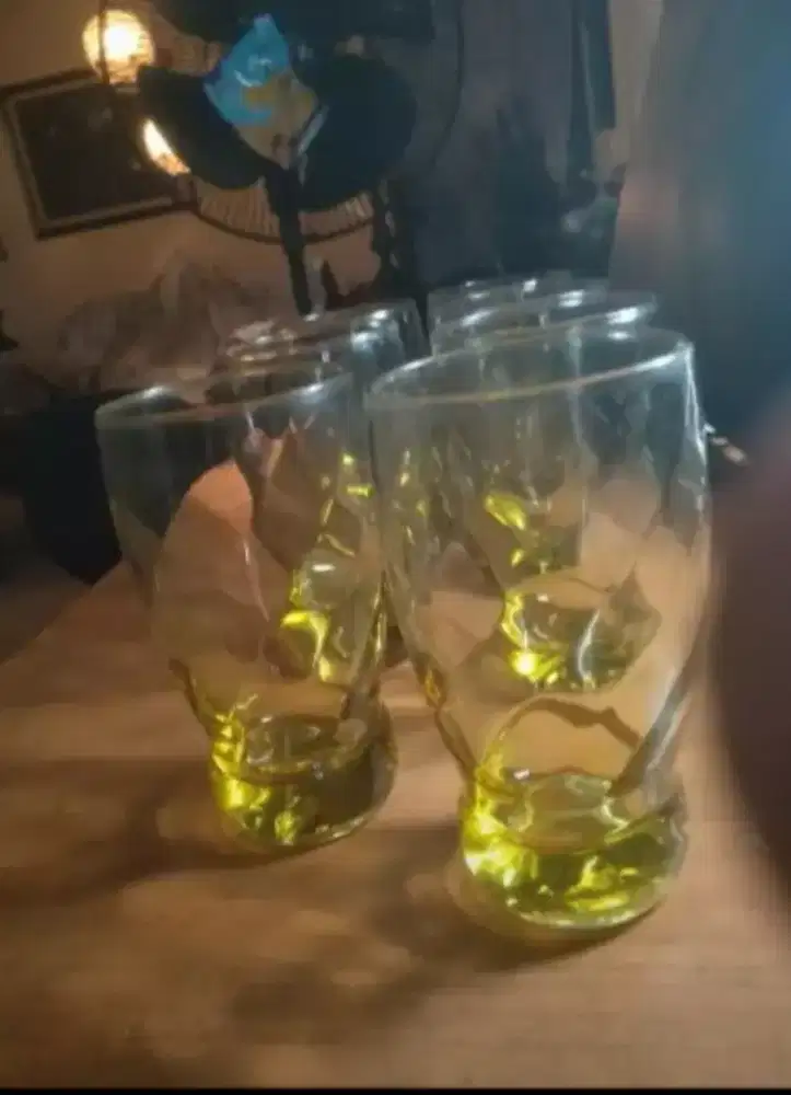 8 gelas vintage warna kuningan keemasan