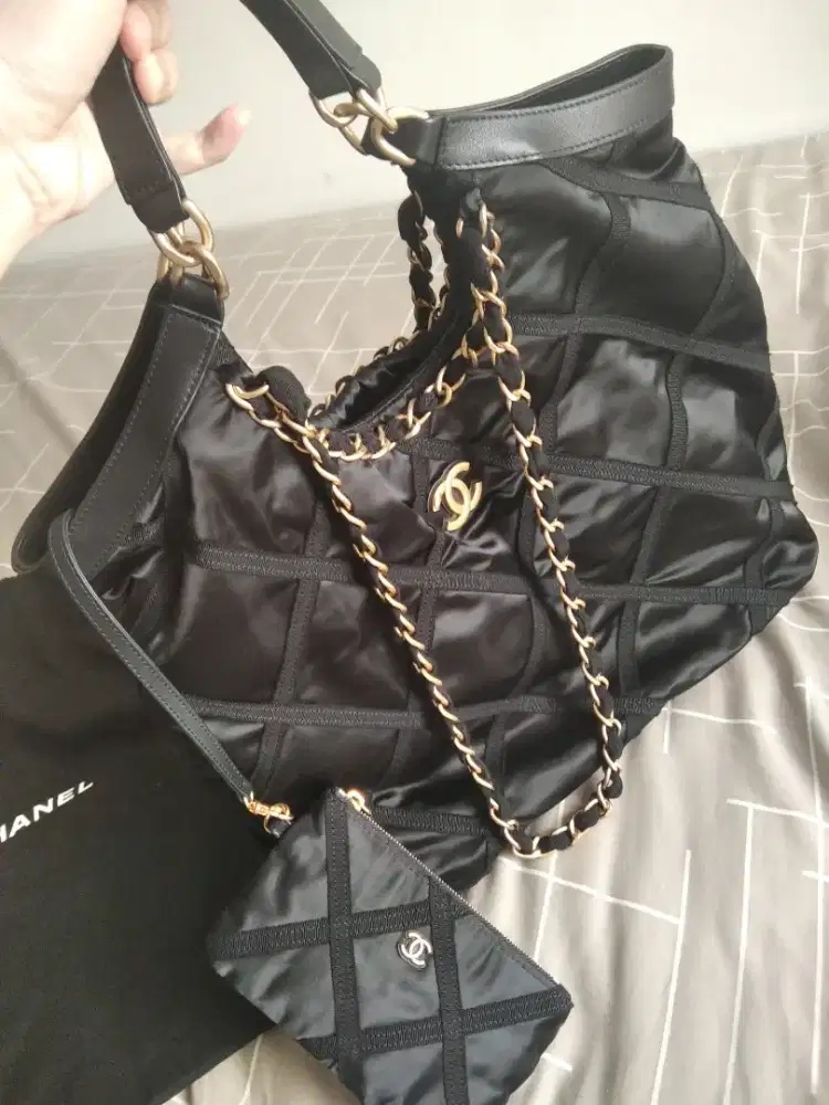 Chanel chain shoulderbag