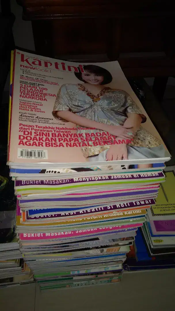 Majalah Kartini bekas seperti baru