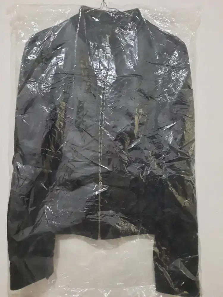 Jacket kulit hitam wanita/cewek