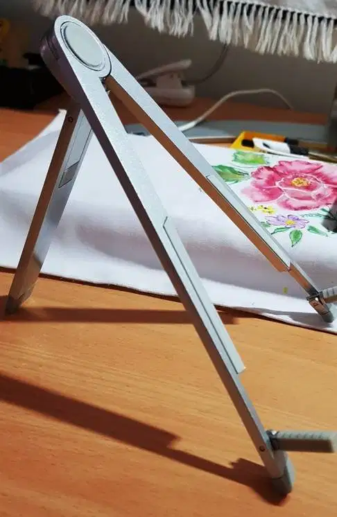 SALE !!!  TRIPOD IPAD TABLET