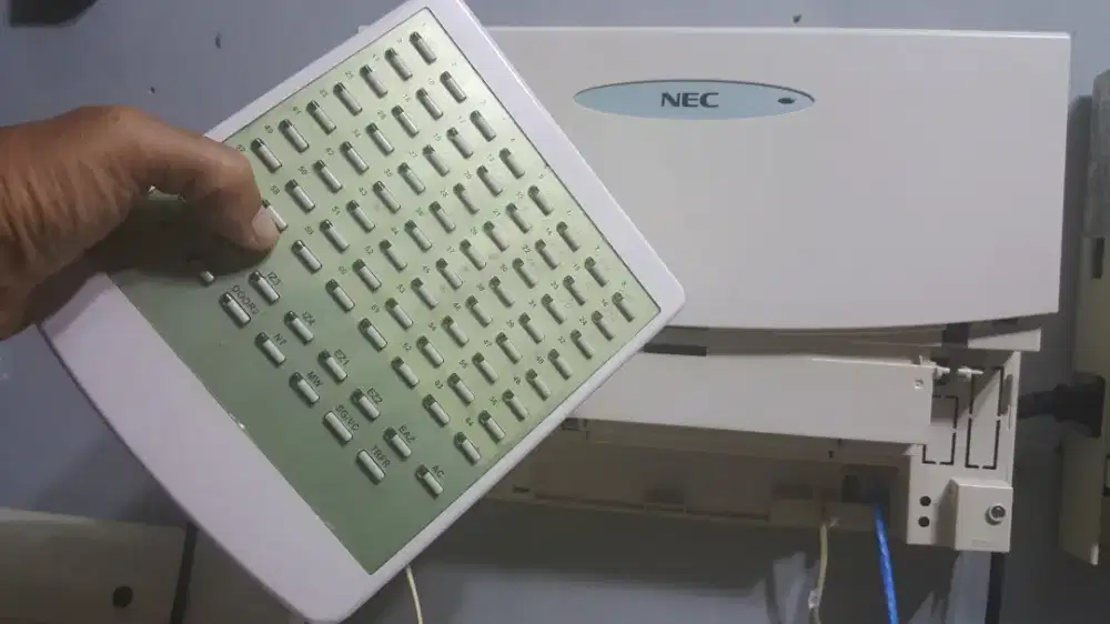 DSS Consule Operator NEC telepon interkom pabx hallal bergaransi