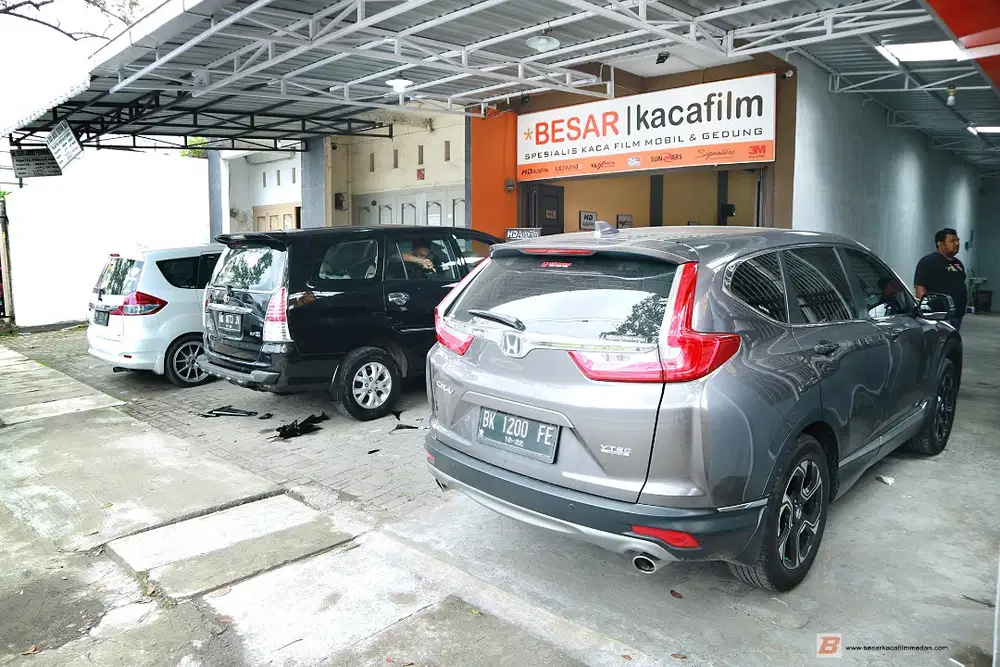 Besar Kaca film Ringroad Tanjung Sari - Medan Selayang