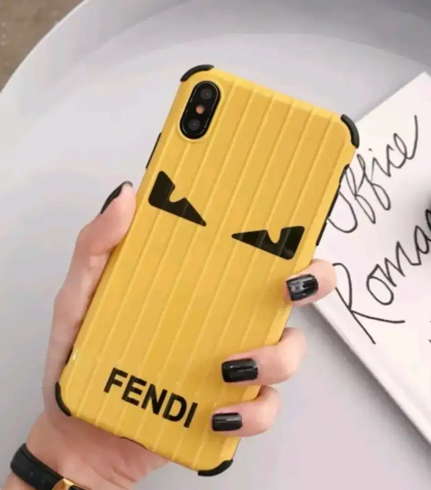 iPhone 11 Pro Max, Warna: Kuning