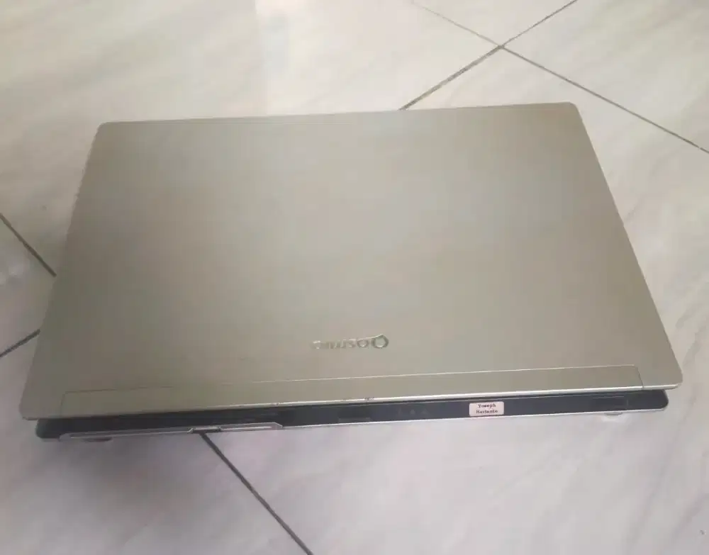 Laptop Toshiba layar 17inc , QOSMIO G20 , masih ori bawaanya semua.