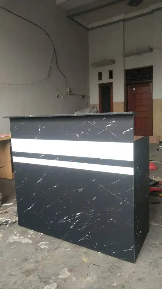 Meja kasir motif marmer | 120x50x110cm