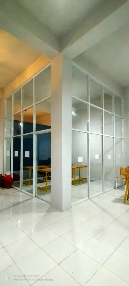 Partisi Aluminium dan Kaca / sekat toko