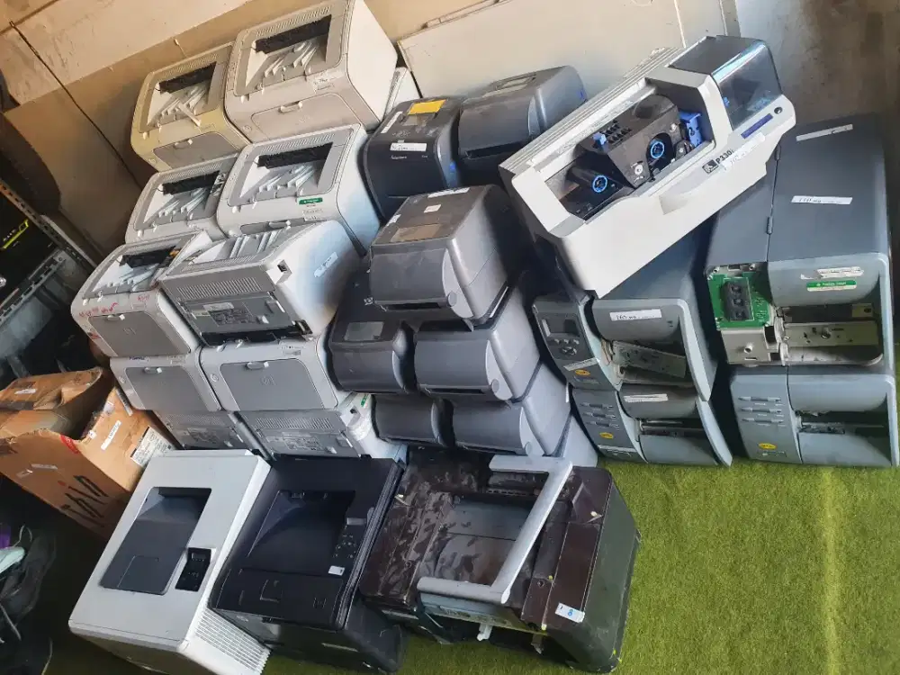 Komputer dan furnitur