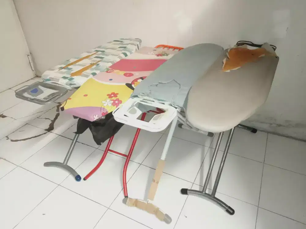 meja setrika rangka besi tinggal 1 yg merah segera