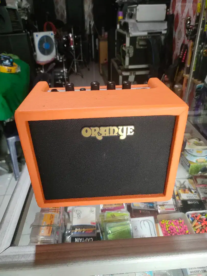 Ampli gitar dan bass orange distorsi