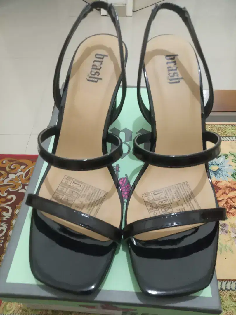 High heels wanita