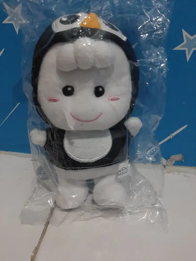 Boneka pokojang mamypoko kostum penguin