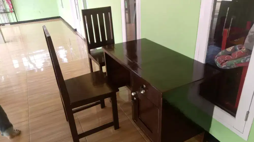 1 set meja kantor