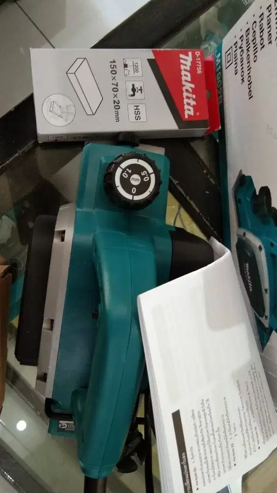 Mesin Serut / Mesin ketam Makita M 1902 B / Mesin Planer M1902B Makita