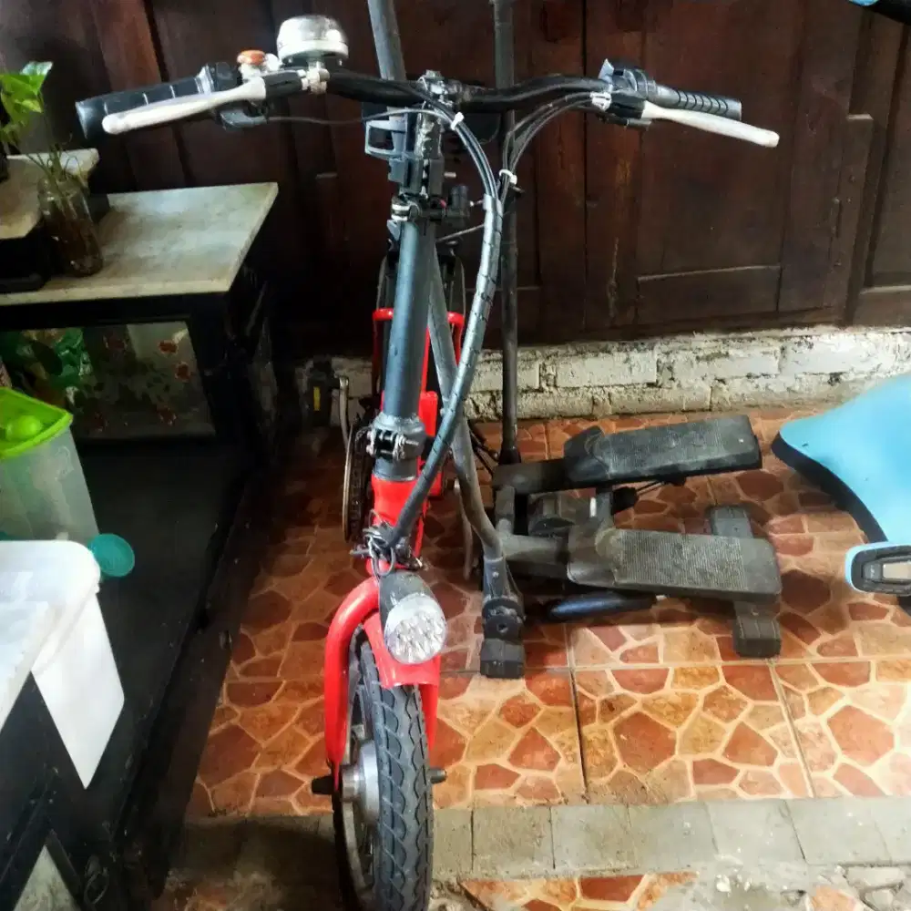 TURUN HRG . 2,0 jt aja ..Sepeda Lipat listrik MR JACKIE..muraaah