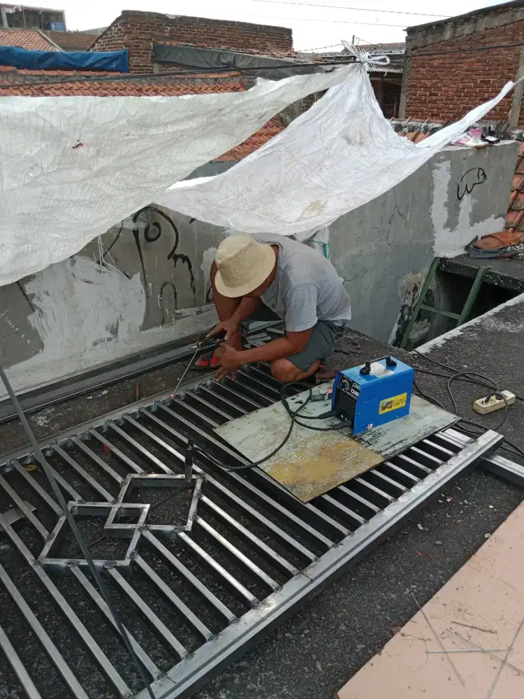 Jasa pengelasan dan perbaikan pagar