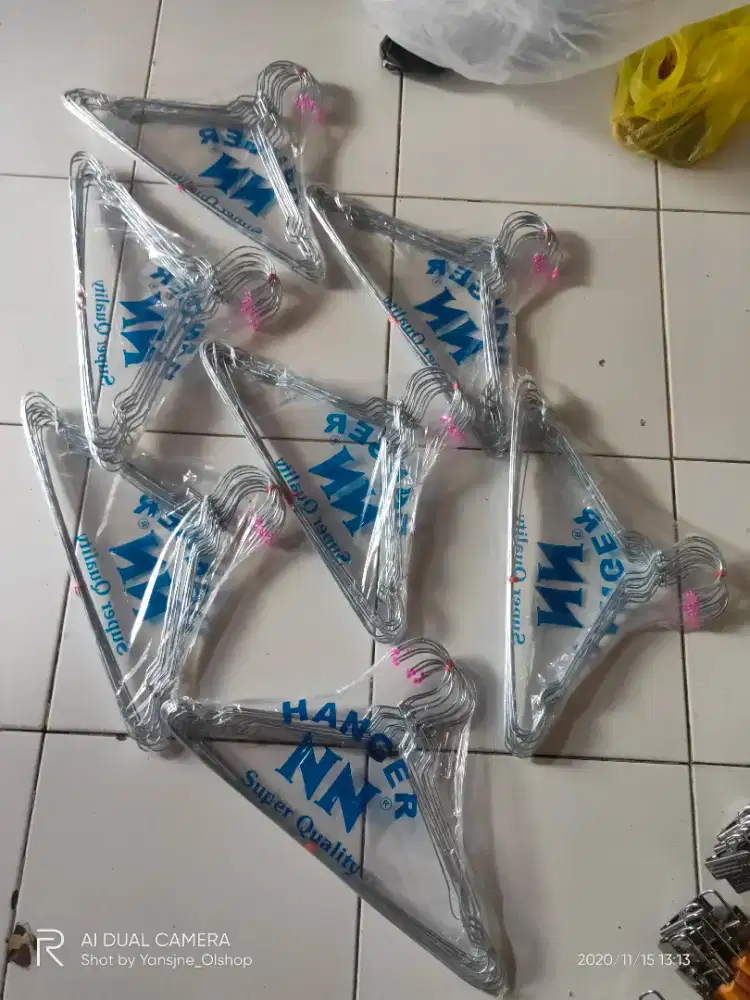 Hanger besi kawat