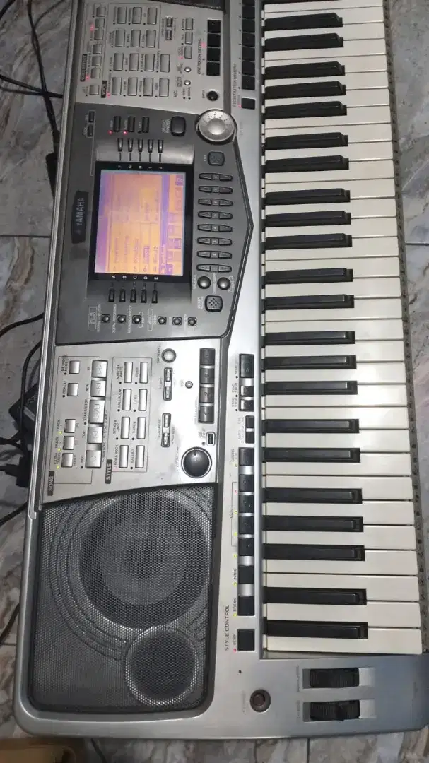 KEYBOARD YAMAHA PSR -2000.