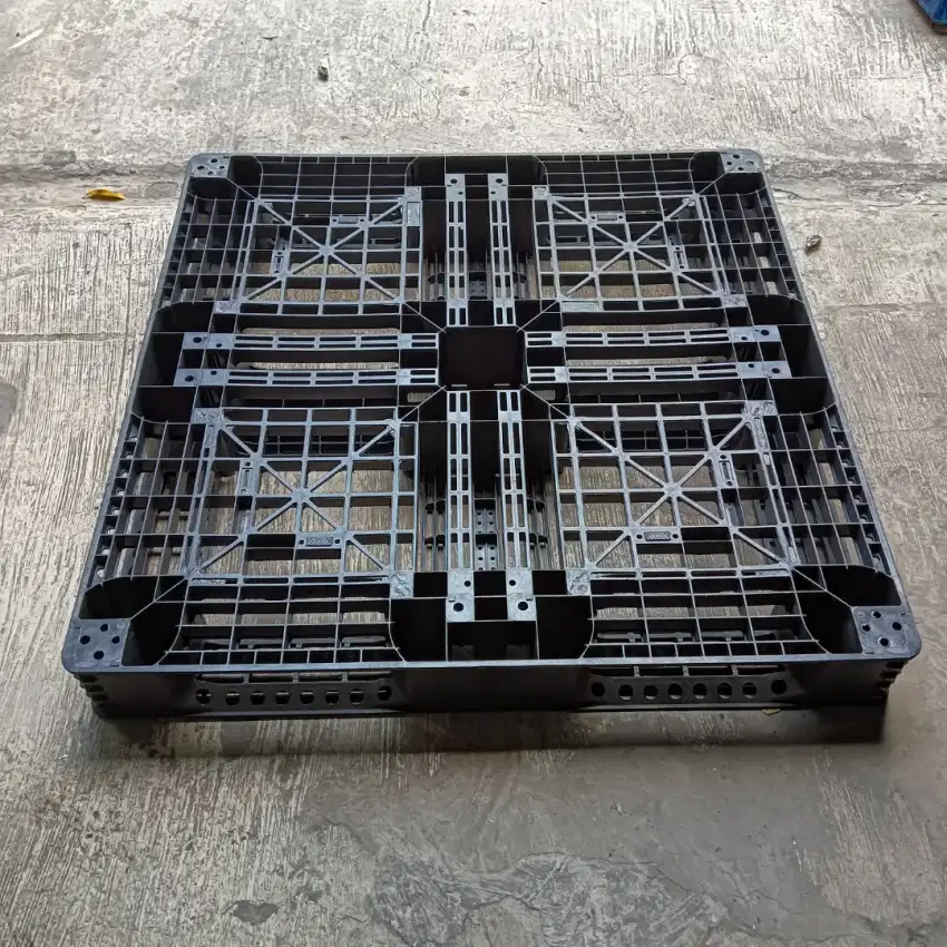 Palet plastik 114x114x14cm || pallet plastic second