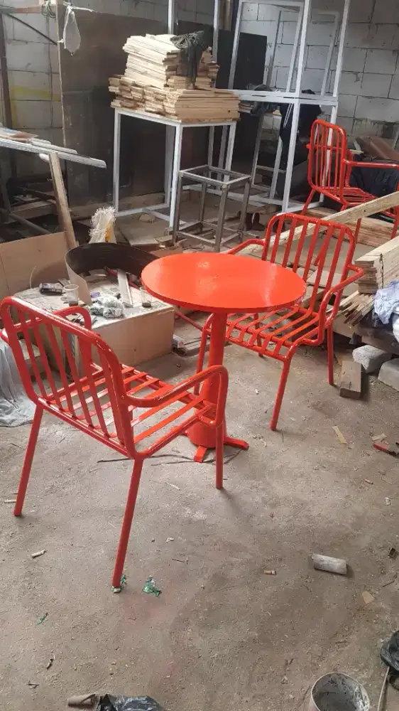 MEJA KURSI CAFE BESI