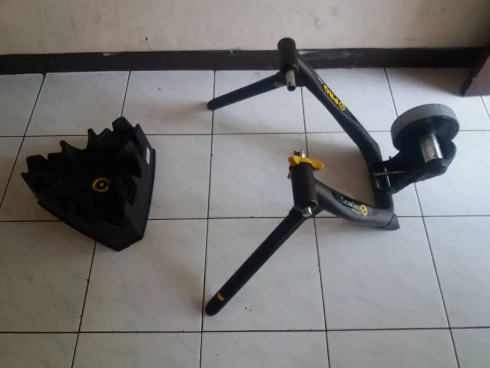 Bike Trainer : Cycle Ops Pro Series Super Magneto + Climbing Riser Blo