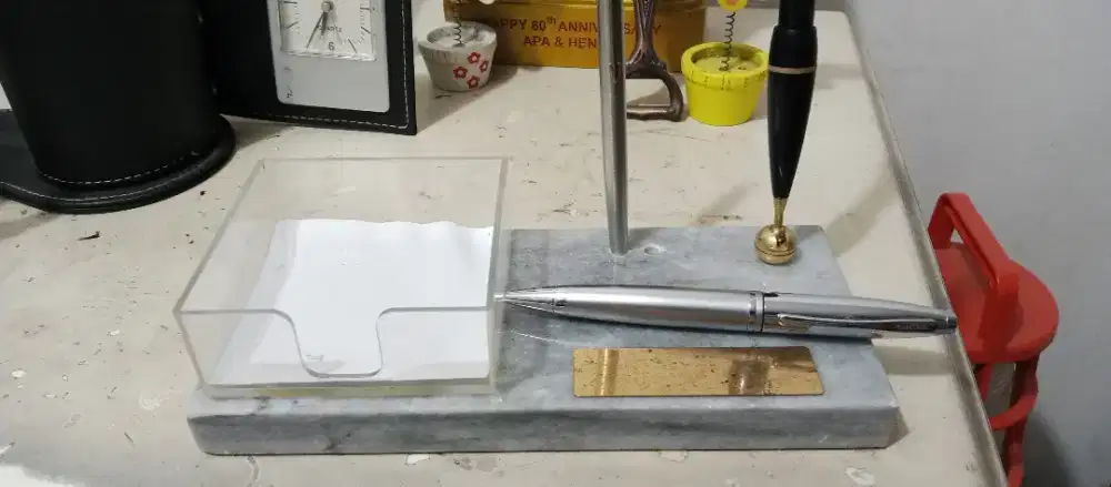 Tempat pulpen kantor+pulpen