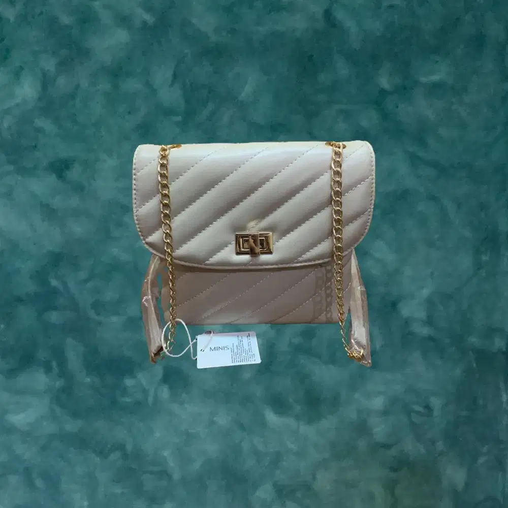 Miniso Official Small Square Crossbody Bag, Tas Selempang, Sling Bag