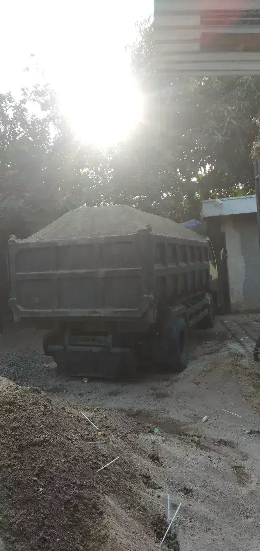 Jual pasir isi 7 kubik. Full padat.