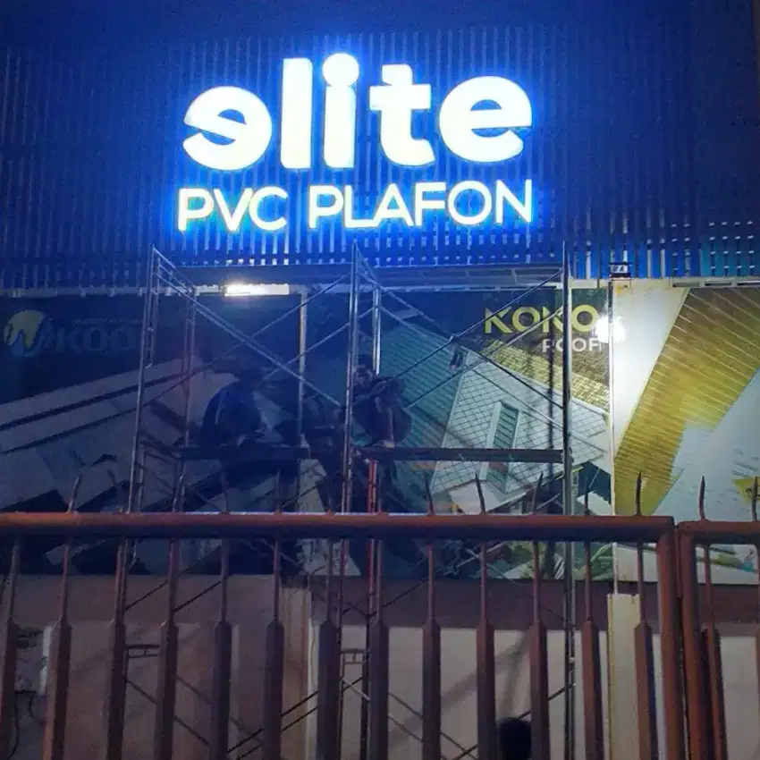 Huruf timbul, Neon flex, Neon box