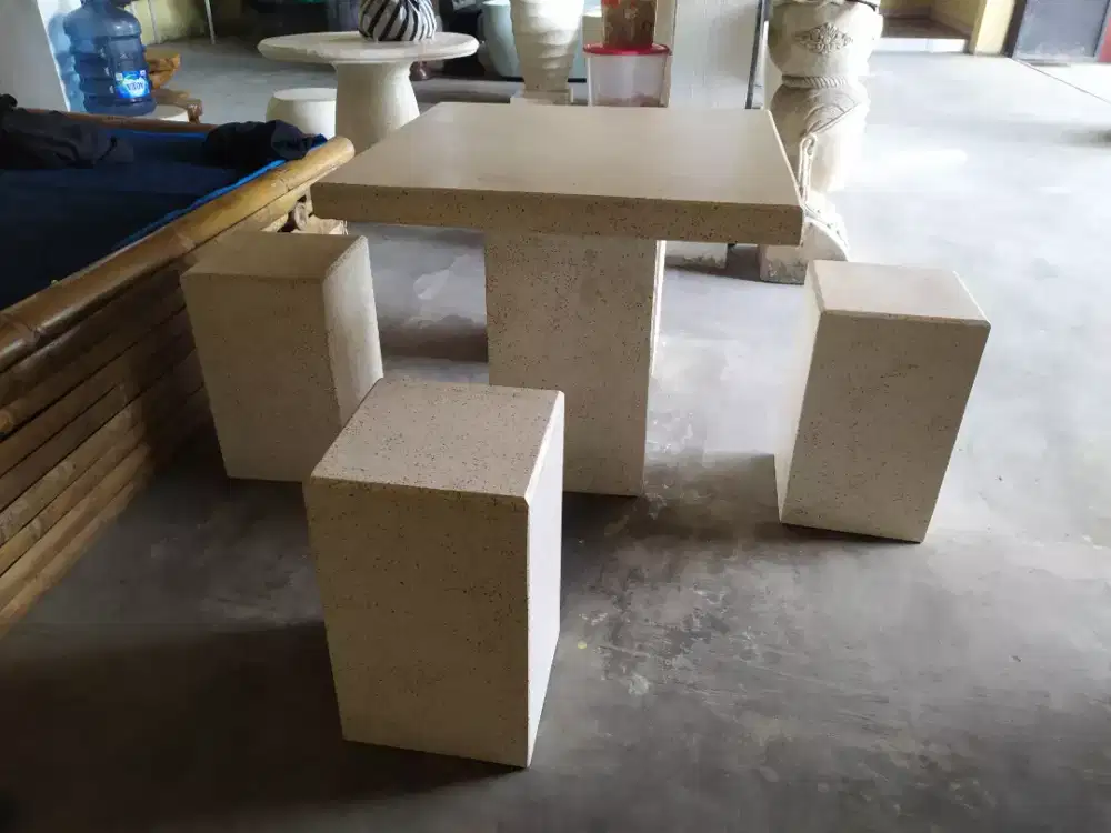 Kursi terazzo dan meja terazzo