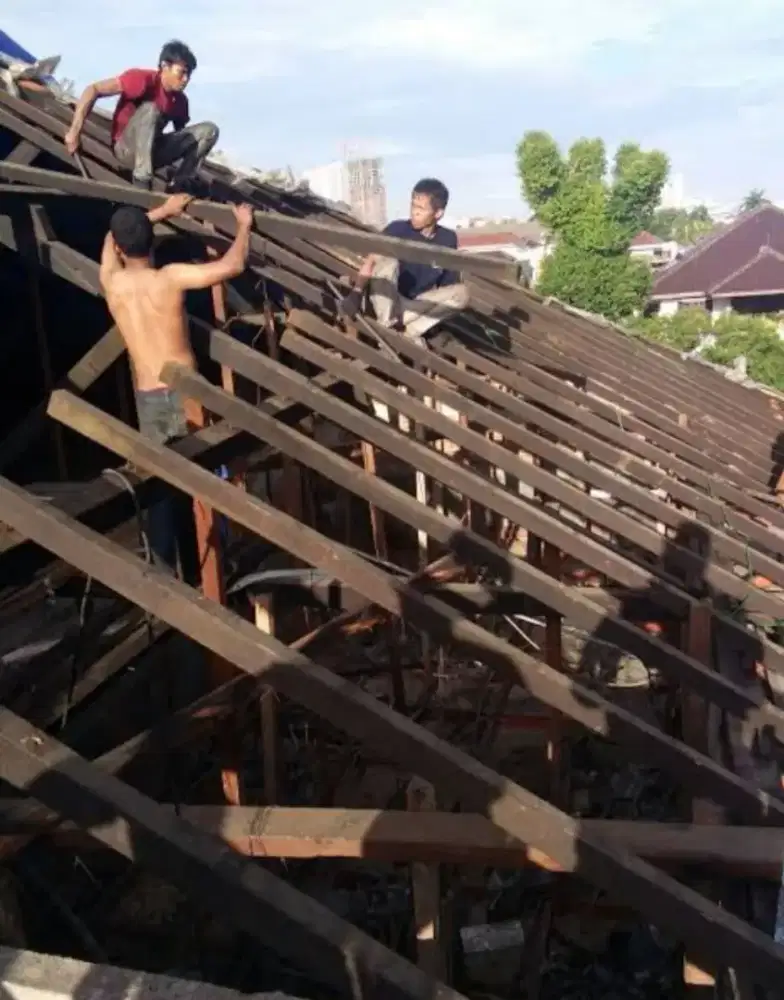 beli/borong segala bongkaran rumah kantor pabrik hotel DLL