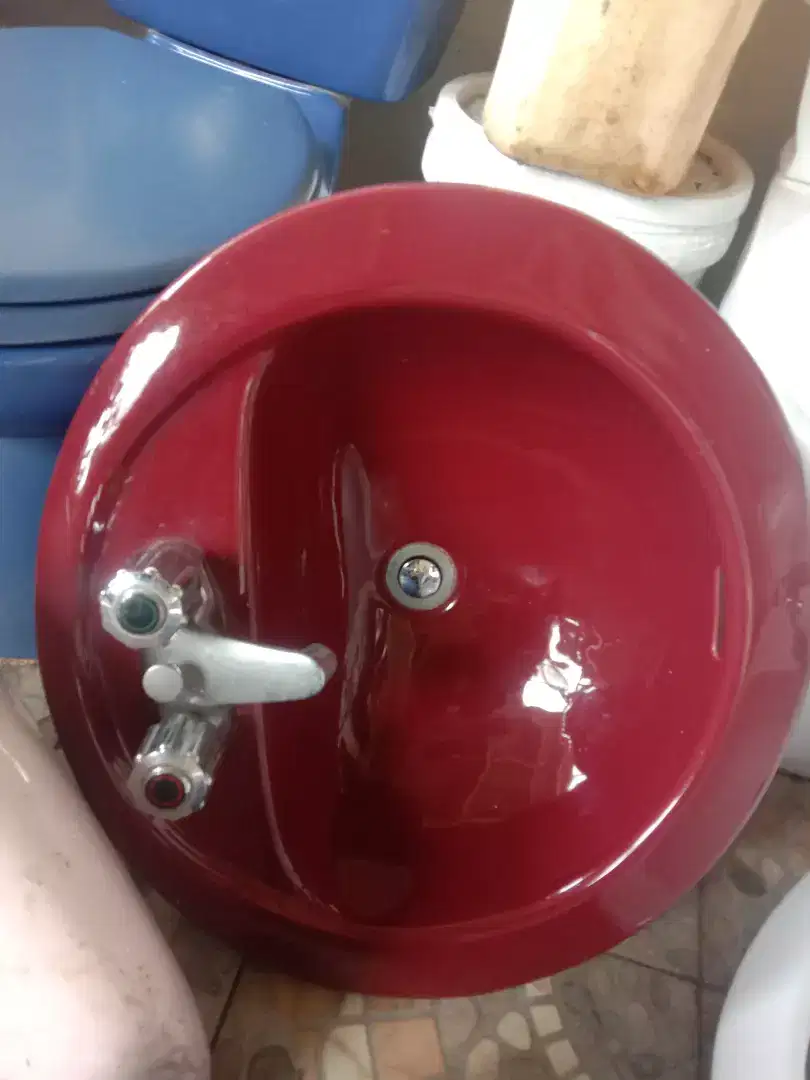 Wastafel cuci muka dan tangan toto