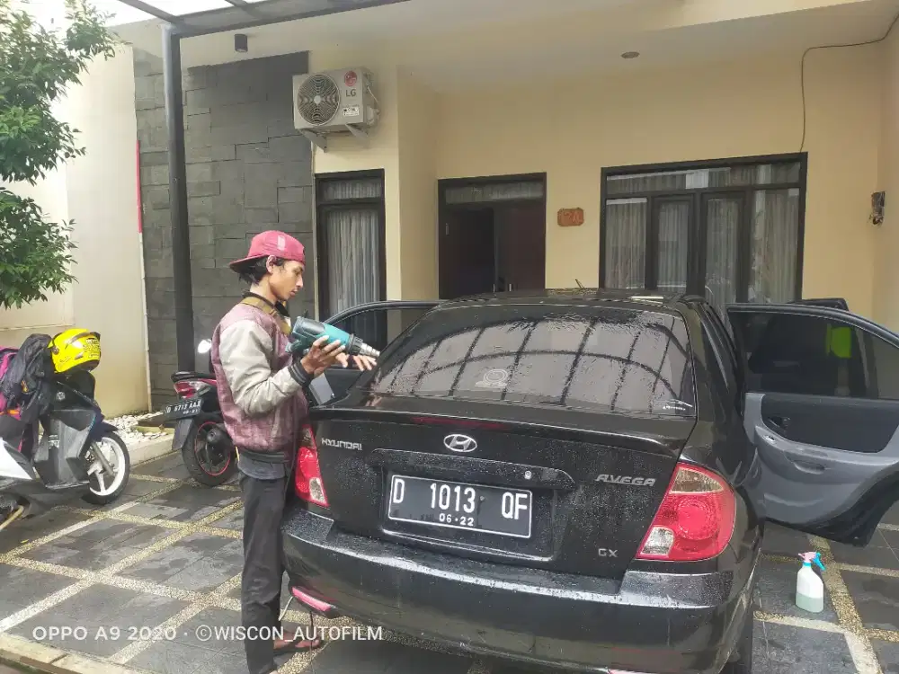 kaca film mobil dan gedung