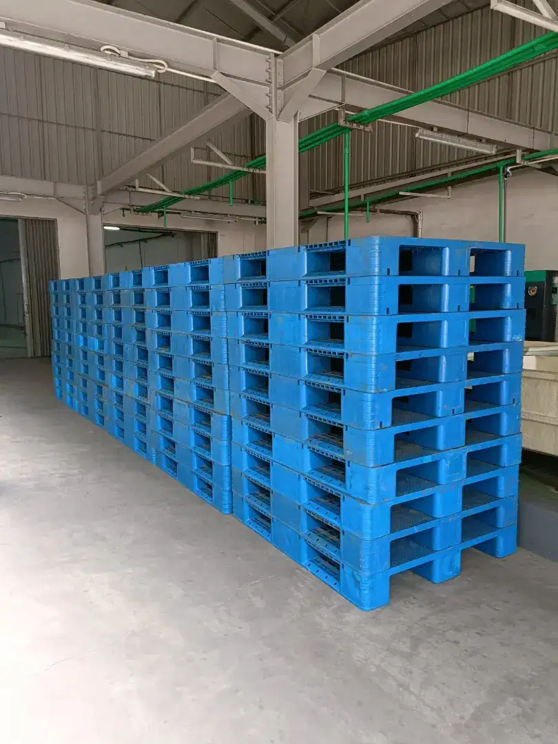 Pallet Plastik Kayu