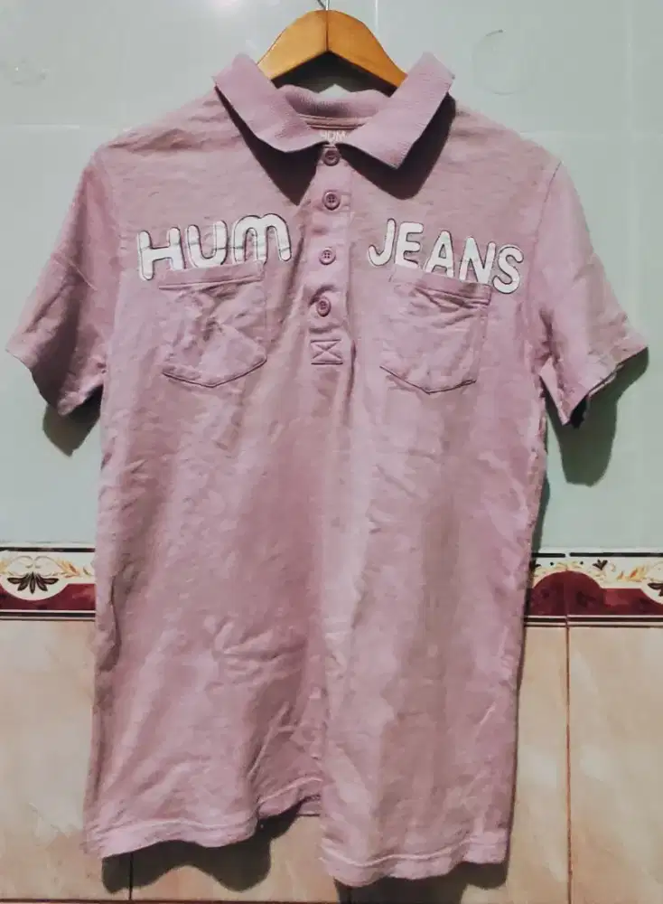 Baju kaos kerah warna pink