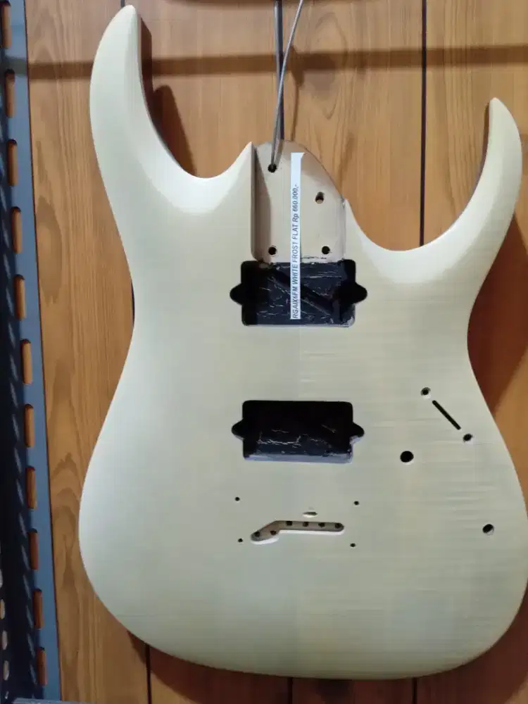 body gitar ibanez flame maple rgaix6fm white frost flat