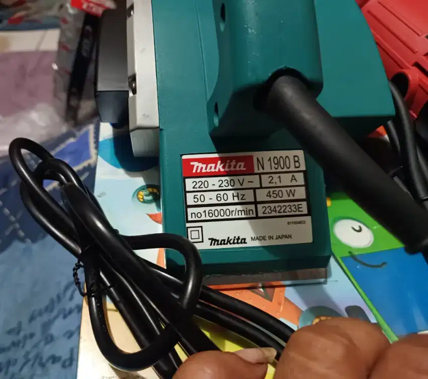 X ADA YG MINAT MESIN SERUT KAYU 580  net . [BARU].