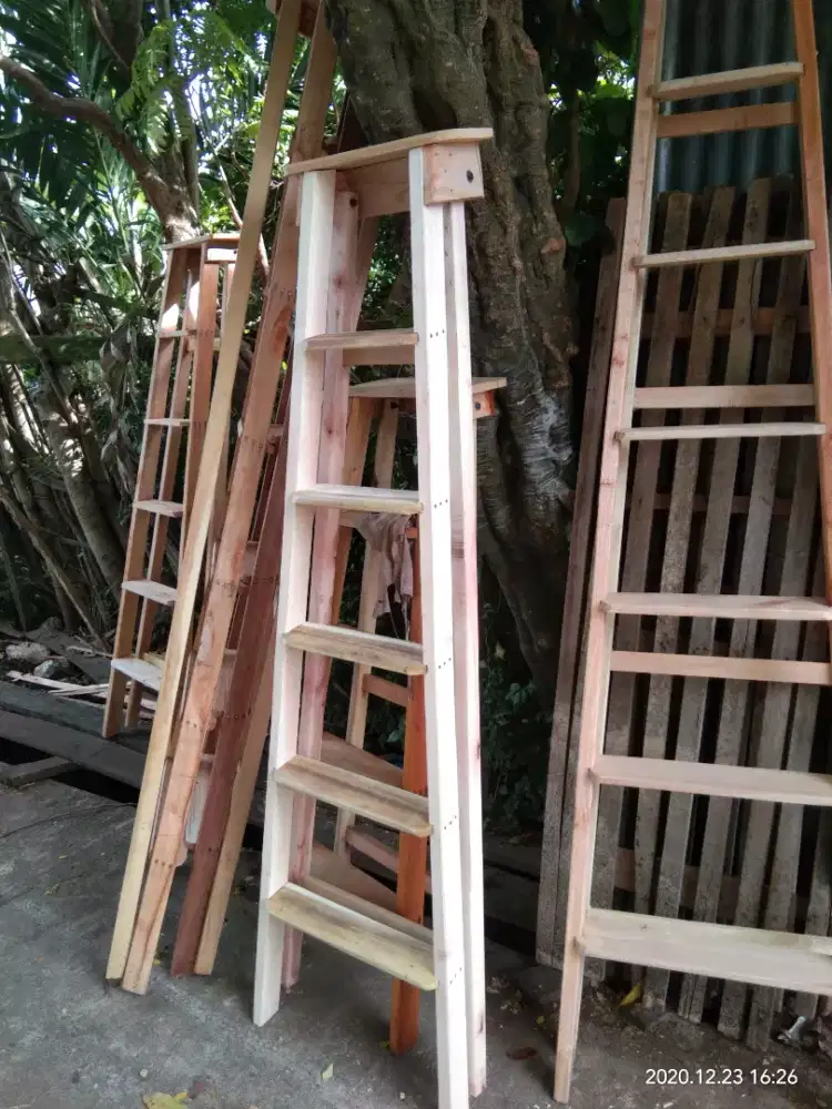 tangga kayu lipat