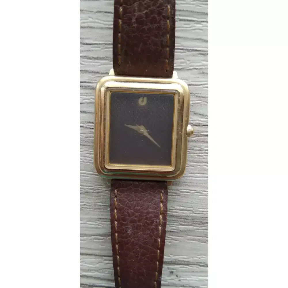 Charles Jourdan Original Classic Vintage Jam Tangan Wanita