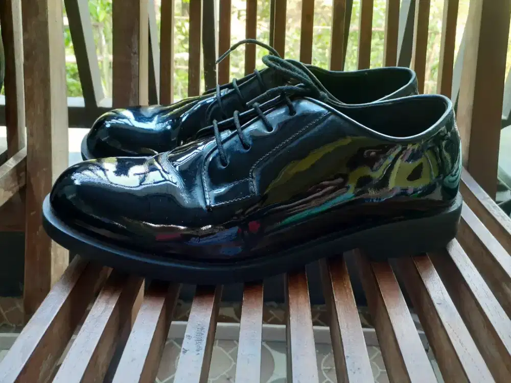 Sepatu PDH TNI kilap