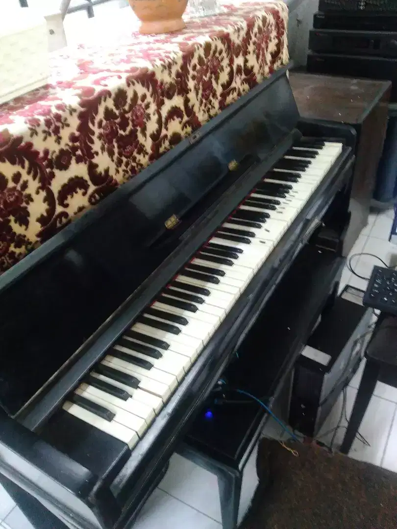 Albert piano akustik piano