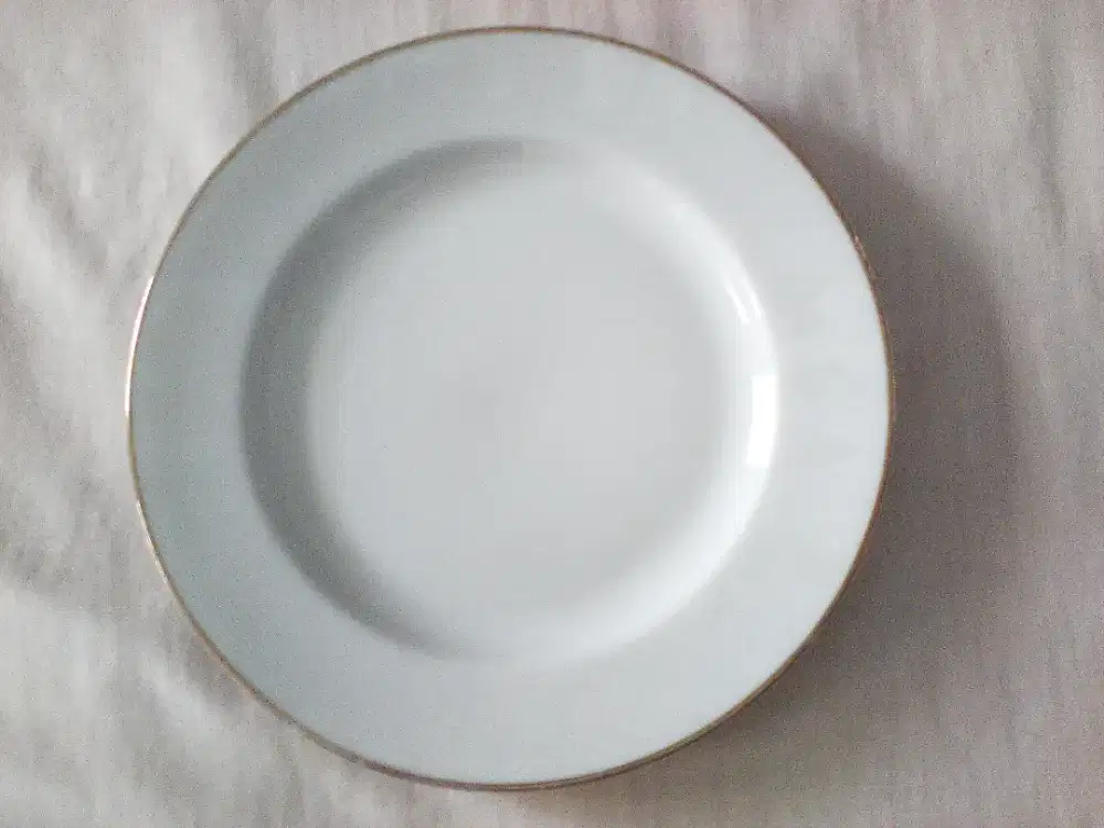 Piring Lepek Keramik Sango  List Emas Gold 8 inch Baru