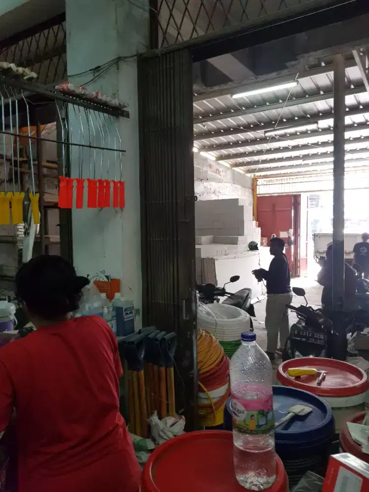 Admin dan karyawati toko material - Lowongan - 913512264