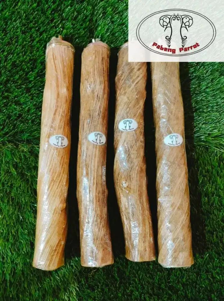 Tangkringan kayu Liana untuk burung Parrot.