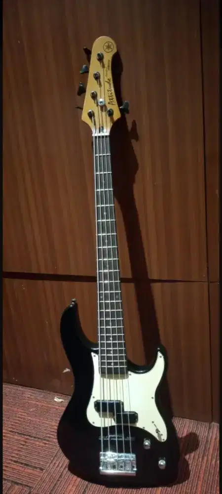 Bass Yamaha Attitude 5series