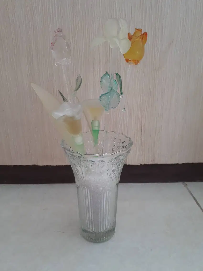 Vas Kristal + 3 Tulip Kristal + 2 Tulip Parfum (A-413)