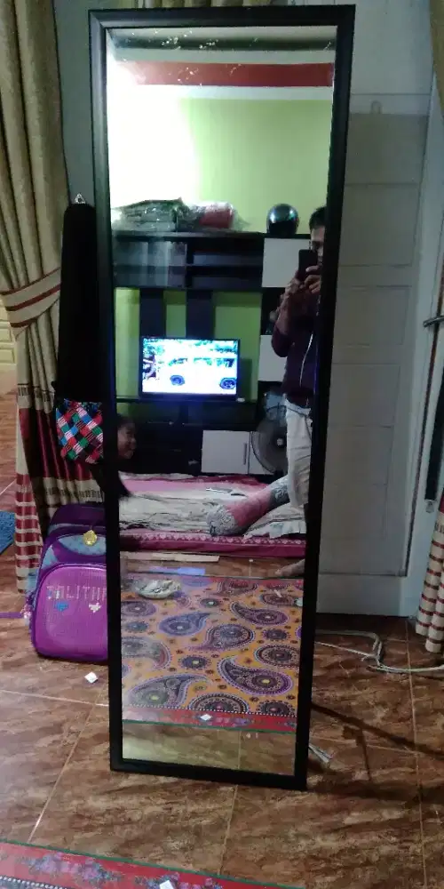 Cermin standing. Mirror (pke kaki)
